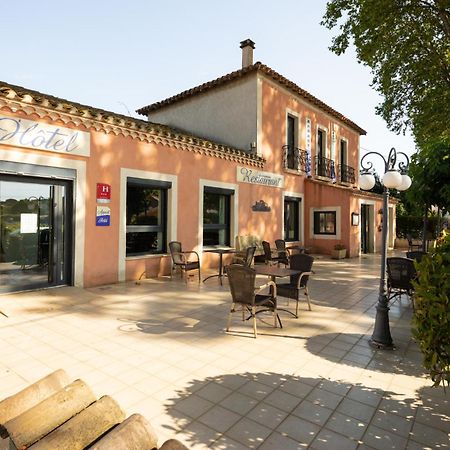 Auberge De La Tour -Appartements- Valros Luaran gambar