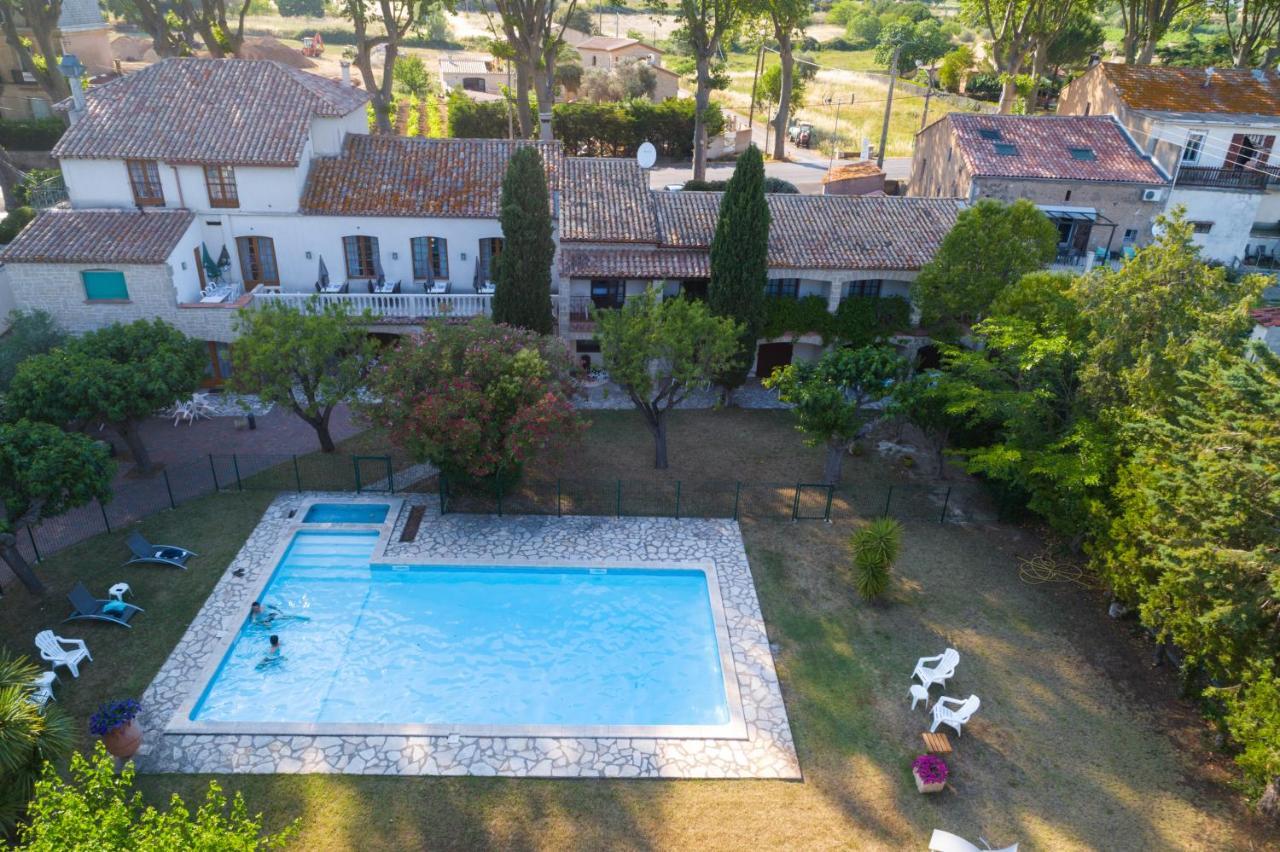 Auberge De La Tour -Appartements- Valros Luaran gambar
