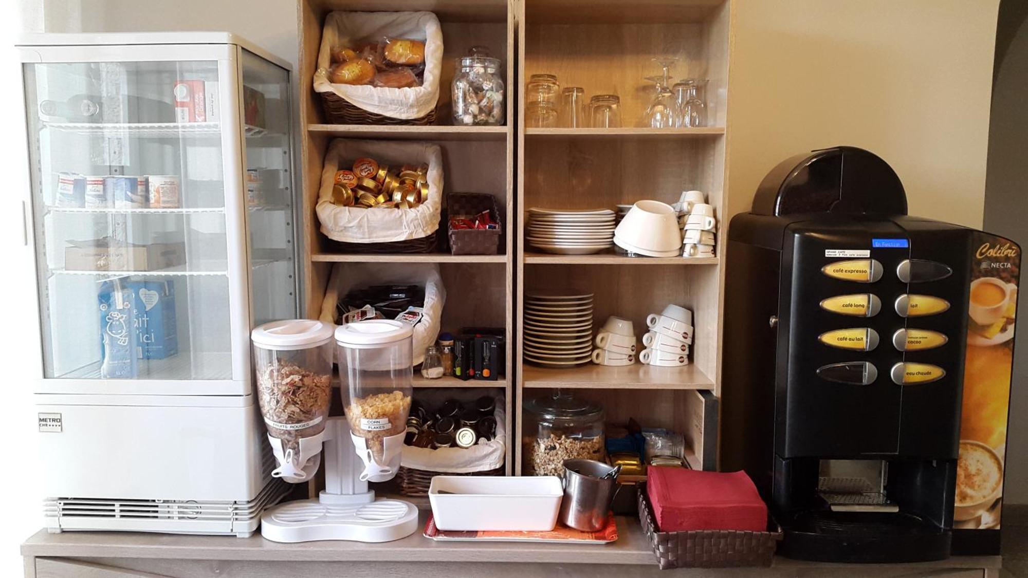Auberge De La Tour -Appartements- Valros Bilik gambar