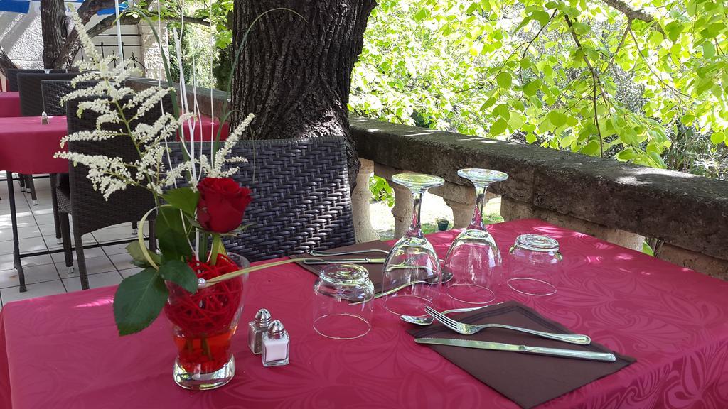 Auberge De La Tour -Appartements- Valros Luaran gambar
